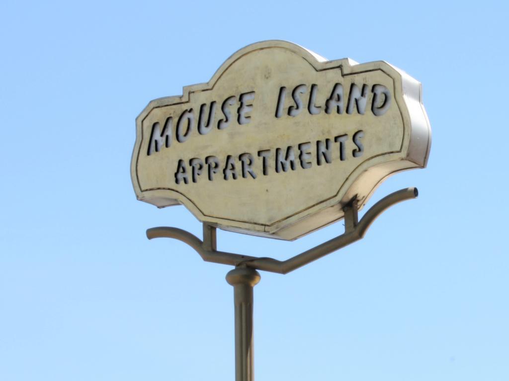 Aparthotel Mouse Island Perama  Esterno foto